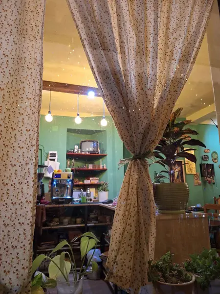  Balcony cafegalley (کافه گالری بالکن)