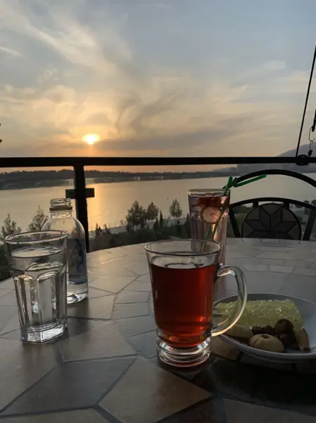 کافه رستوران بلک لانژ