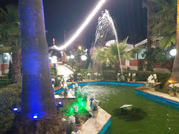  رستوران آلاچیق نخل حاج محسن