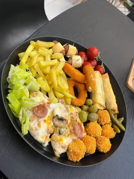  کافه کتاب ترسا