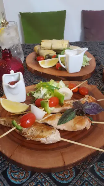  کافه گالری کاژه Kazheh Cafe