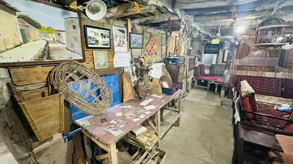  Honarmandan Traditional Restaurant