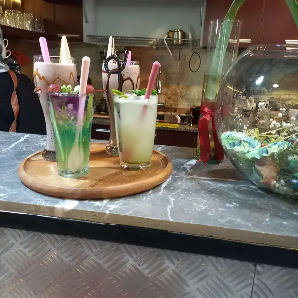  Hatef Café & Bakery