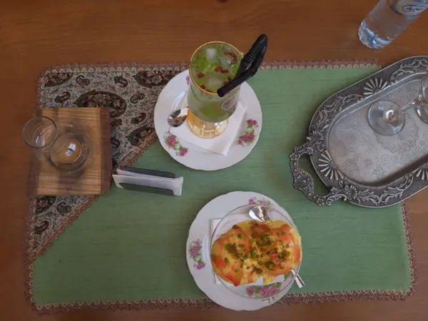  کافه گالری ملک