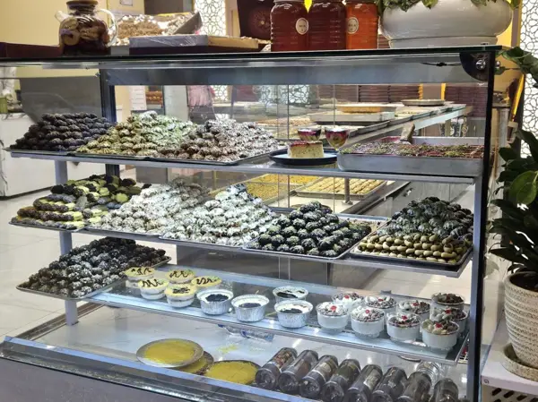 Pakan Baklava Cafe (کافه باقلوای پاکان)