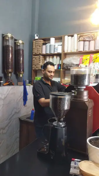  کافه دنج رسالت