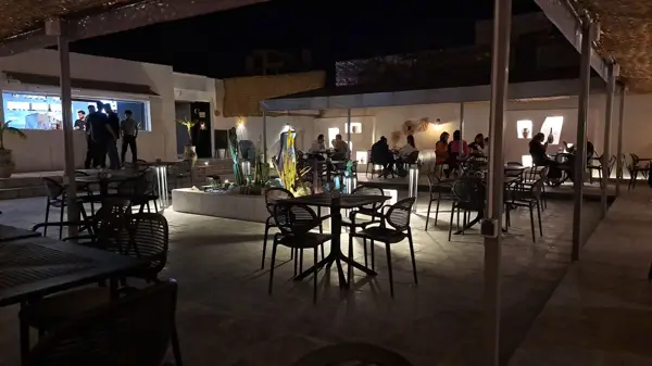 کافه مونرو )coffee monero