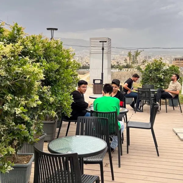  امیرشکلات باغ کتاب