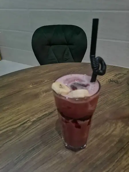  کافی شاپ ماه گل