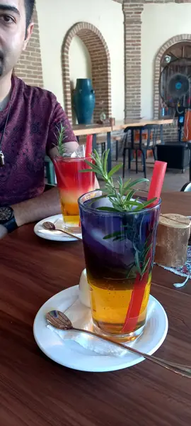  Moghadam Cafe