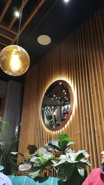  کافه بیسترو کیش