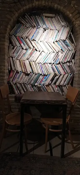 Marlik Book Café