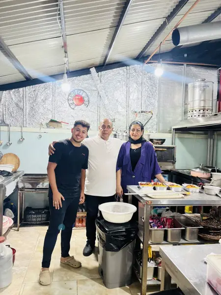 كافه رستوران ايران زمين