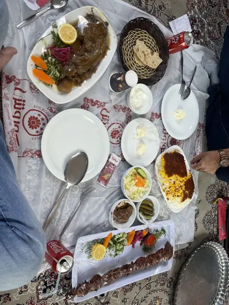  رستوران کوروش ابرده