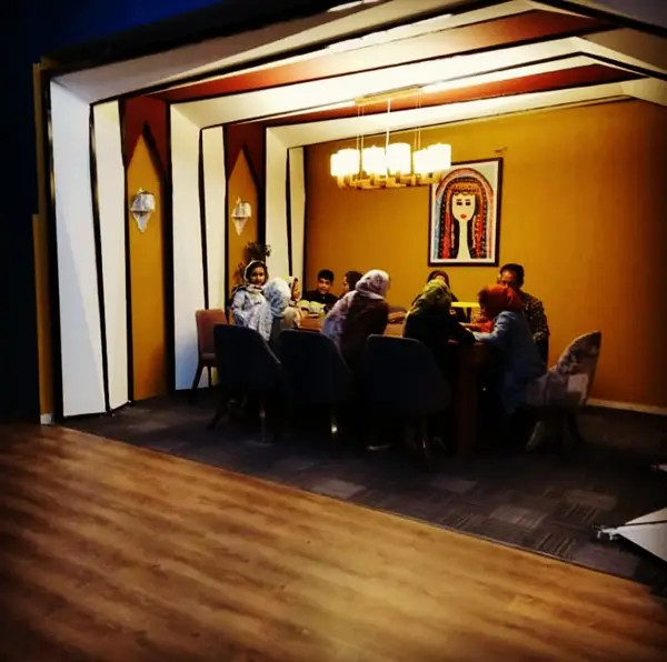 Central Cafe & Resturant - کافه سنترال