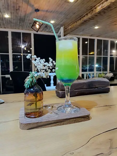 کافه رودخونه