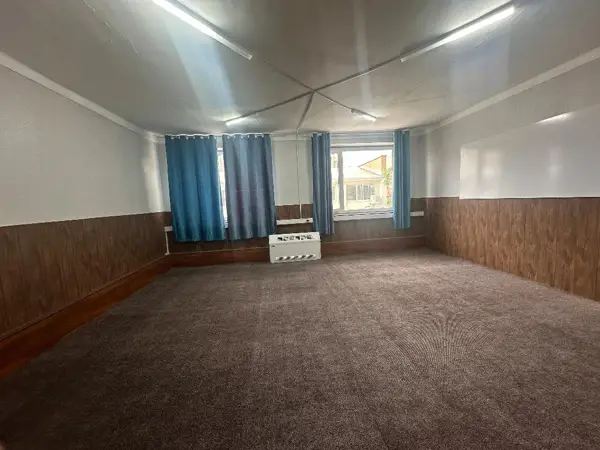 (office)