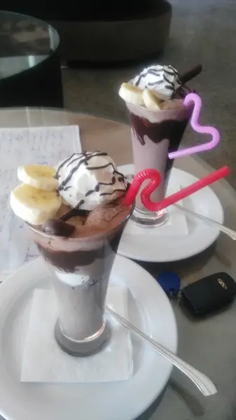  Apple & Eve Coffee Shop