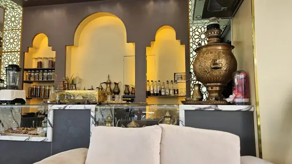  Pakan Baklava Cafe (کافه باقلوای پاکان)