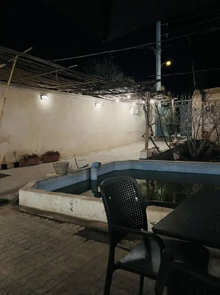  Tak Yard (حیاط تاک)