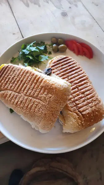  Cafe sobh b kheir کافه صبخ به خیر