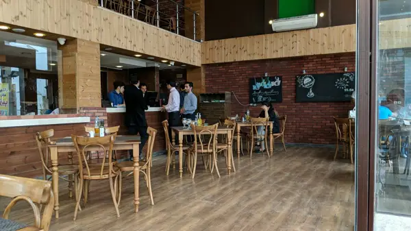 رستوران ایتالیایی مورانو