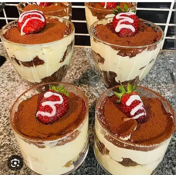 مینی کیک  کافه لوتوس
