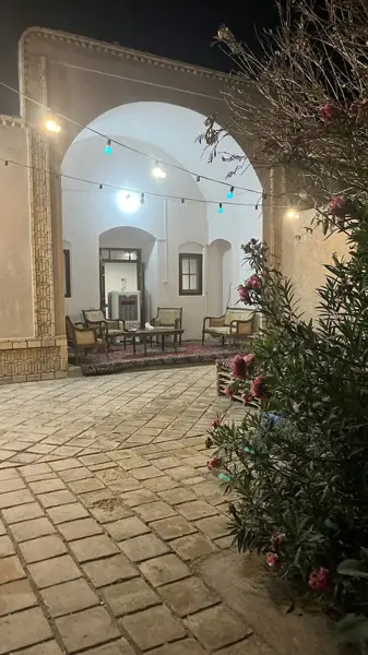 Maman Mozhi cafe