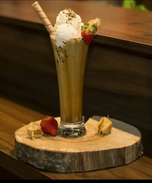  Apple & Eve Coffee Shop