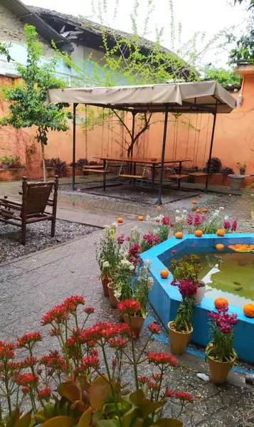 Cafe Nam (کافه نم)