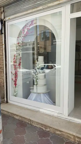  کافه گل و کیک نین آوان
