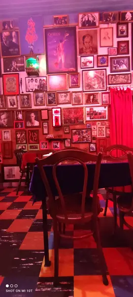 کافه رستوران گل رضائیه