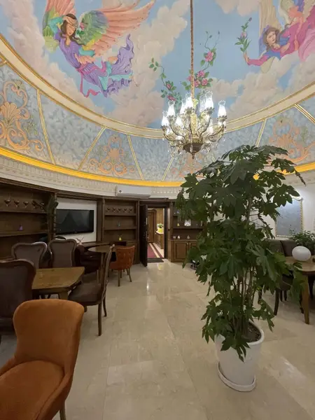 کافه رستوران رویال ماهان
