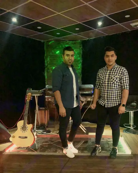 کافه گل پونه