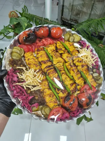 غذا بیرون بر زعفرون