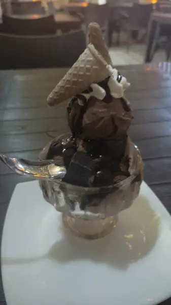  Behnoush Cafe
