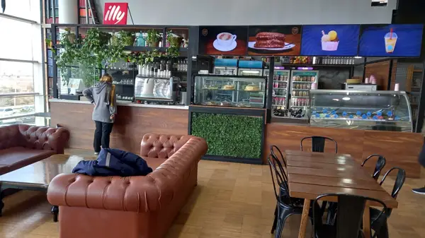 ایلی کافی شاپ