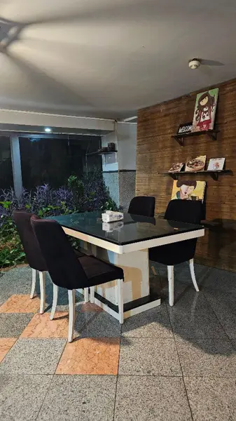 کافه کندوی چیتگر