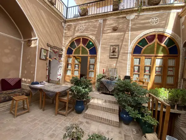 عمارت آشتی کنون