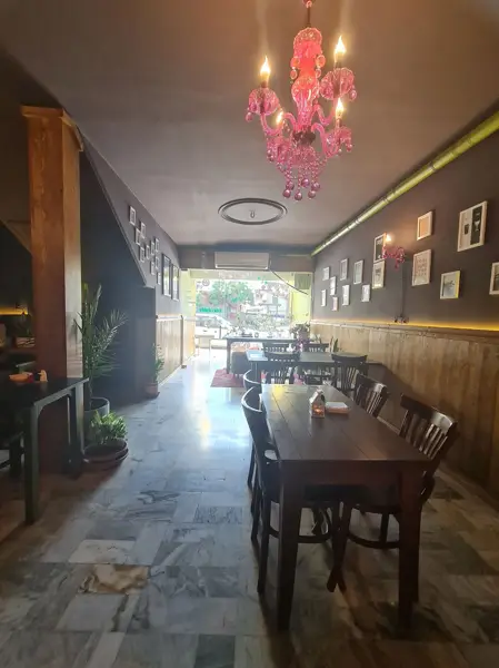  کافه هارمونیکا harmonica café