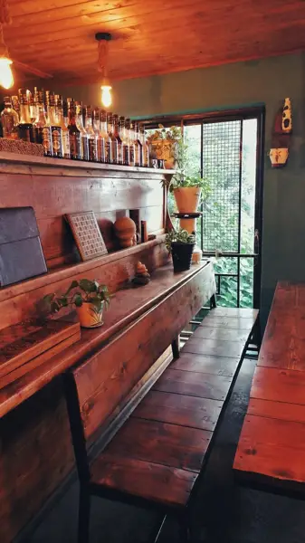 CAFE MOON