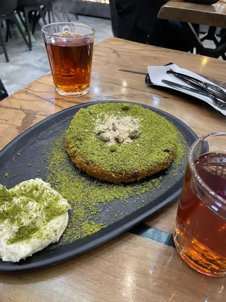 باقلوای تکسین علی کنتیا