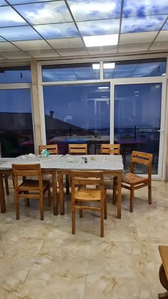 کافه رستوران آشپز محل
