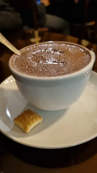 کافی شاپ مدیس