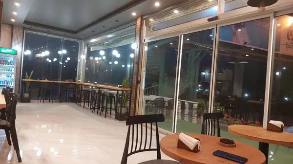  Cafe Animo