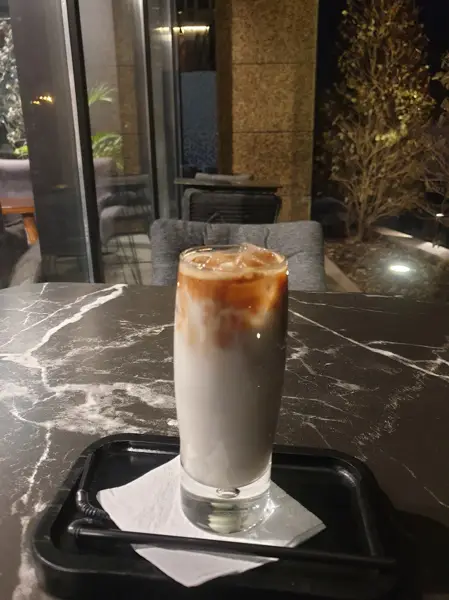  کافه هشتم