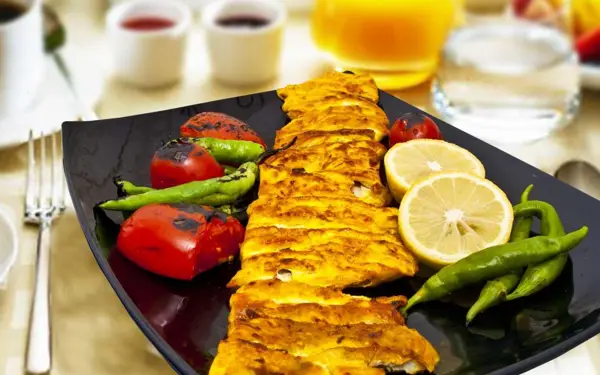 سفره خانه سنتی لبخند