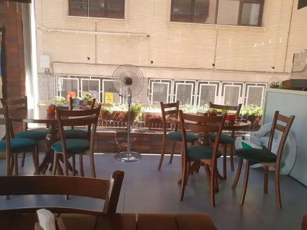 Azhman Cafe کافه آژمان