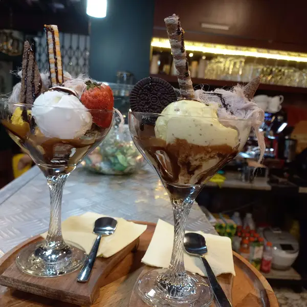  Hatef Café & Bakery
