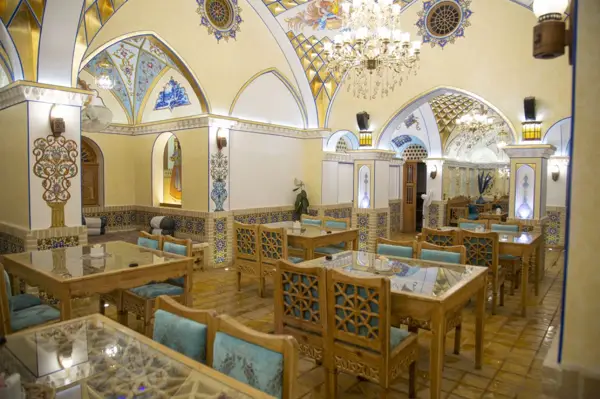  مجموعه رستوران های عمارت فخریه
